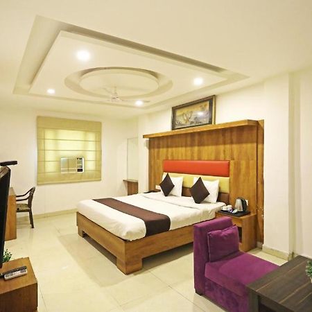 Hotel Urban Luxury New Delhi Exterior photo