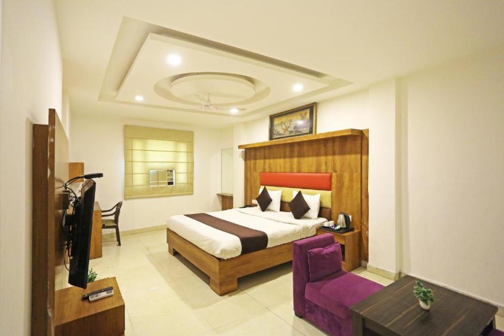 Hotel Urban Luxury New Delhi Exterior photo