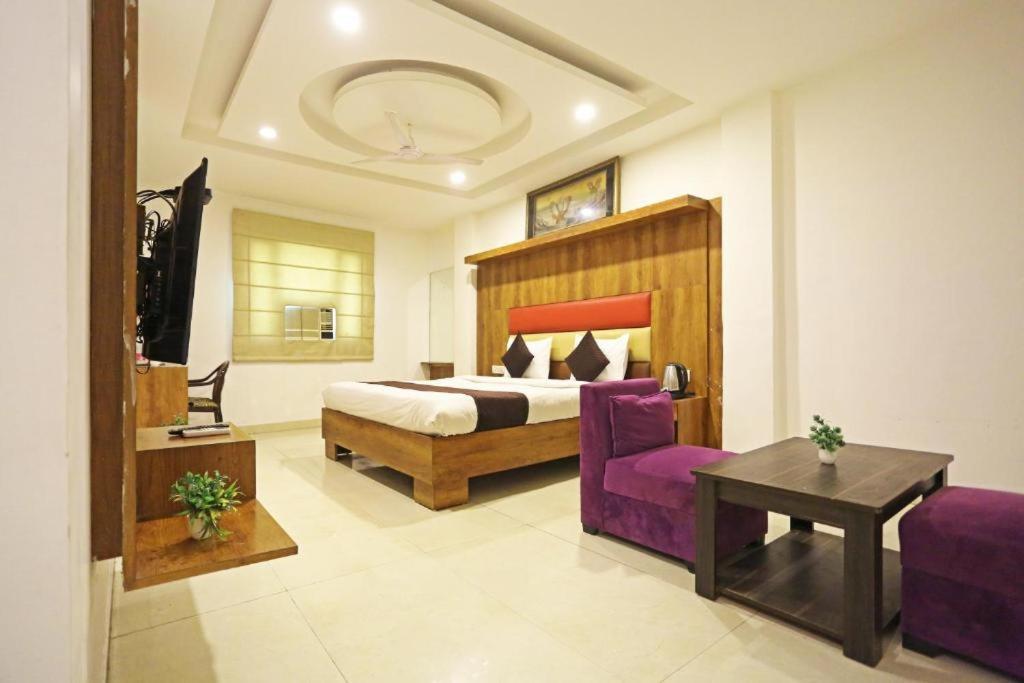 Hotel Urban Luxury New Delhi Exterior photo